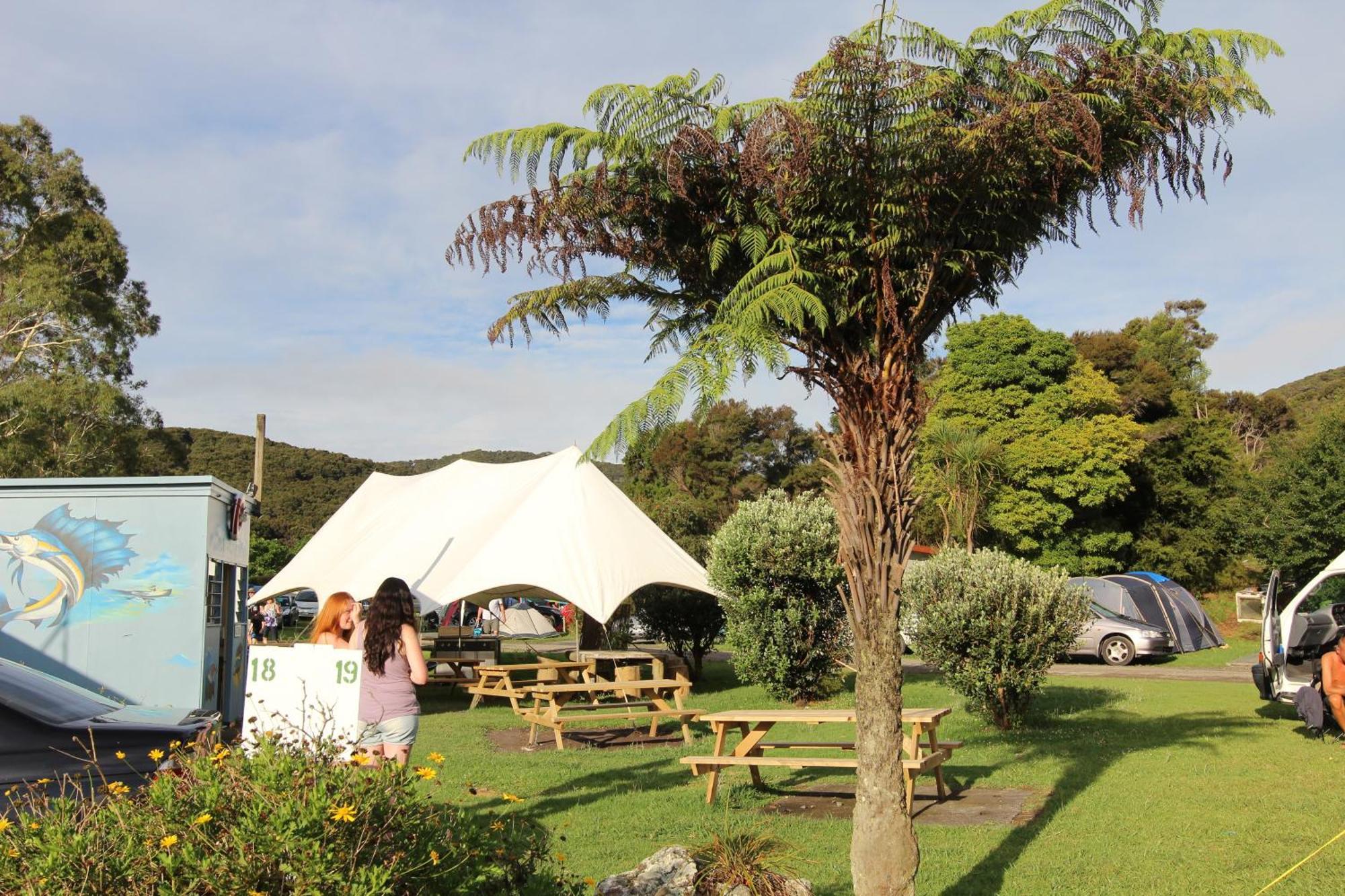 Russell-Orongo Bay Holiday Park Экстерьер фото